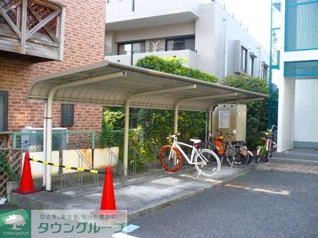 その他共有部分　屋根付き駐輪場です