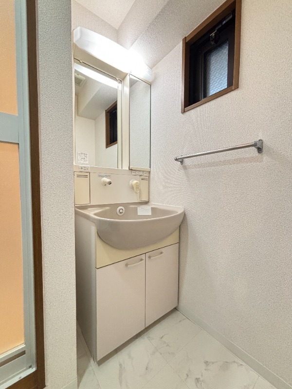 洗面設備　３０２号室　写真