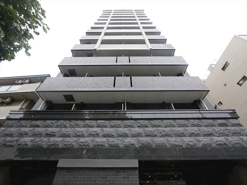 建物外観　外観　デザイナーズ　オートロック　防犯カメラ　宅配ＢＯＸ付