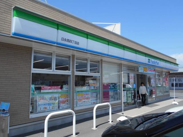 コンビニ　ファミリーマート（コンビニ）まで618m