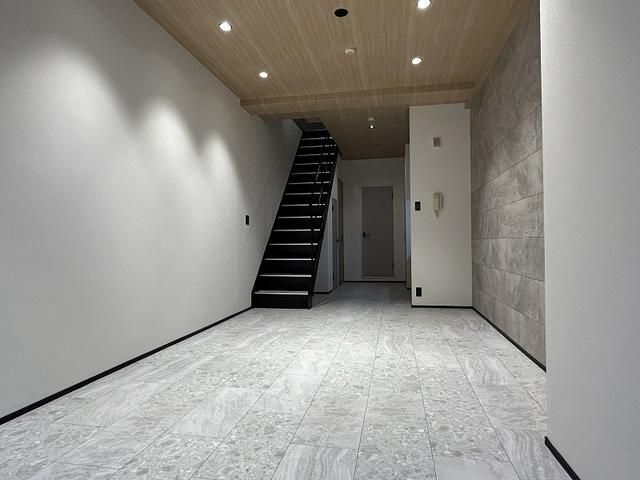 居室・リビング　こちらのリビングで趣味の時間をお楽しみください