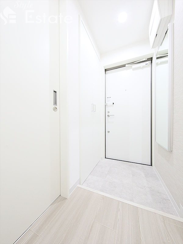 玄関　同仕様内装