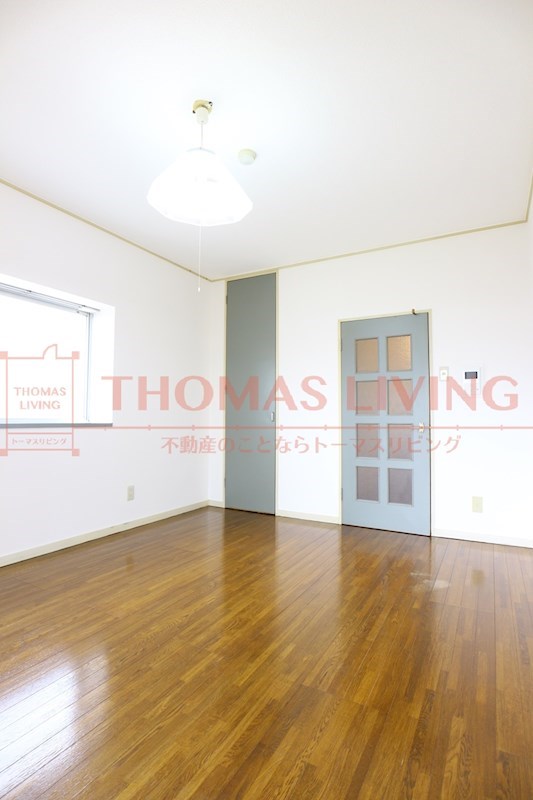 その他部屋・スペース　ベッドを置いても余裕のある広さです。