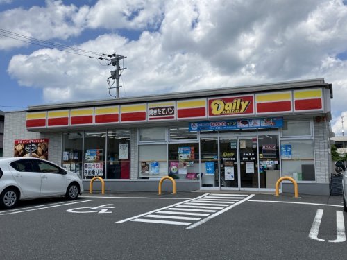 コンビニ　デイリーヤマザキ宗像日の里店（コンビニ）まで404m