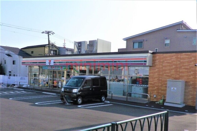 コンビニ　セブンイレブン吹田東御旅町店（コンビニ）まで501m
