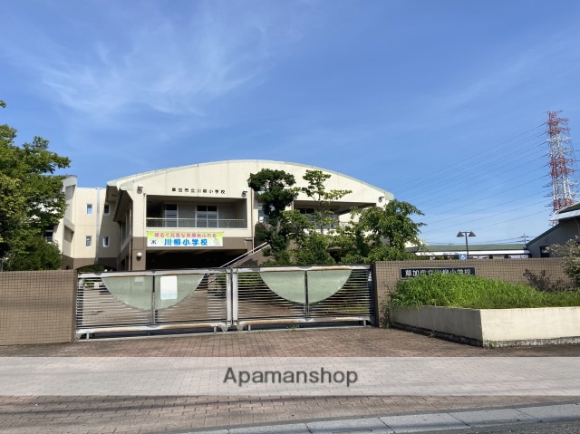 中学校　草加市立川柳中学校（中学校）まで411m