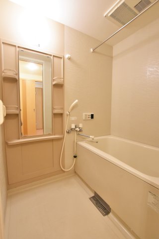 バス・シャワールーム　同物件、別号室の参考写真です。