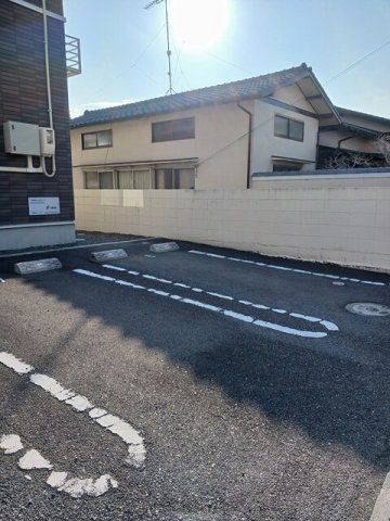 駐車場　車をお持ちの方に嬉しい駐車場付きの物件です