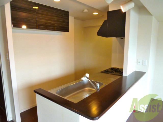 キッチン　お料理をしながらお子様の様子をみれてお母さんも安心。