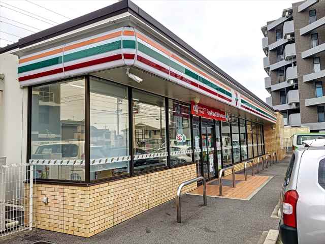 コンビニ　セブンイレブン（コンビニ）まで164m