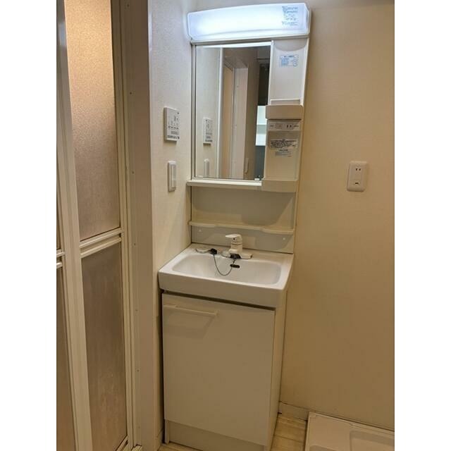 洗面設備　※同仕様写真含む