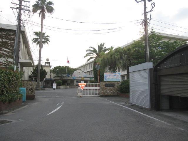小学校　大塚小学校（小学校）まで650m