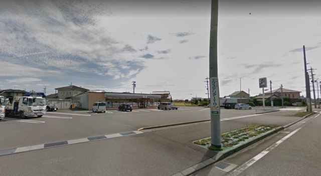 コンビニ　セブンイレブン（コンビニ）まで430m