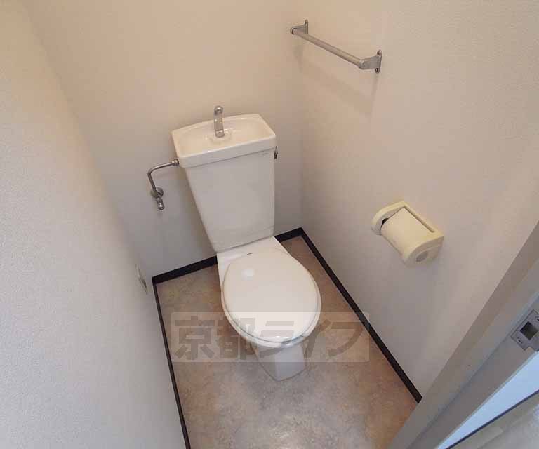 トイレ　お問い合わせは京都ライフ出町柳店まで。