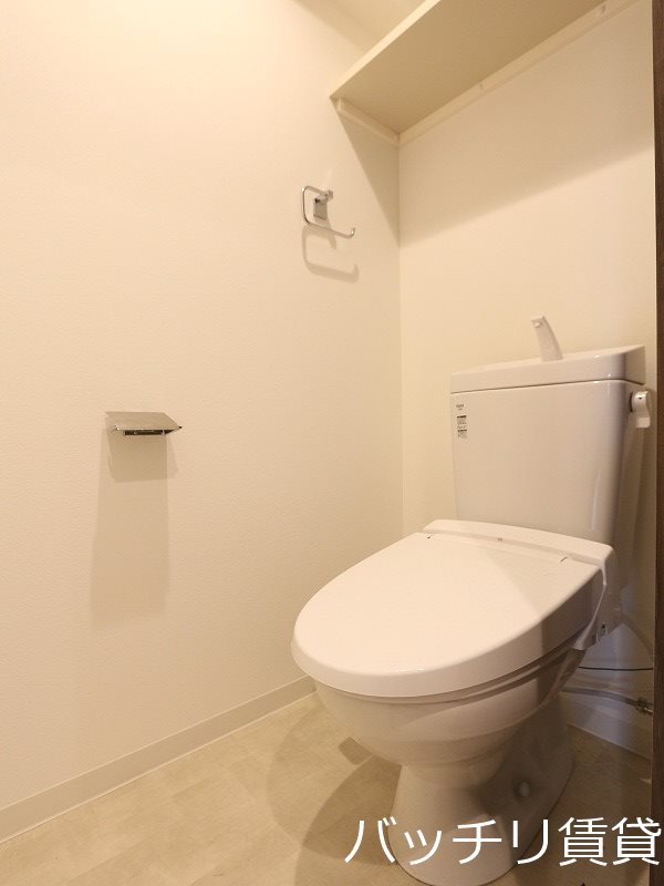 トイレ　※同マンション別部屋写真の為、現状優先。