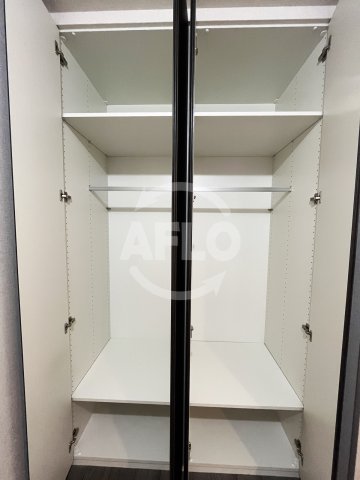 収納　コンフォリア・リヴ博労町一丁目Q　クローゼット