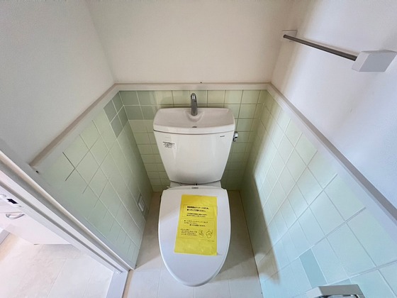 トイレ　※２０３号室の写真です