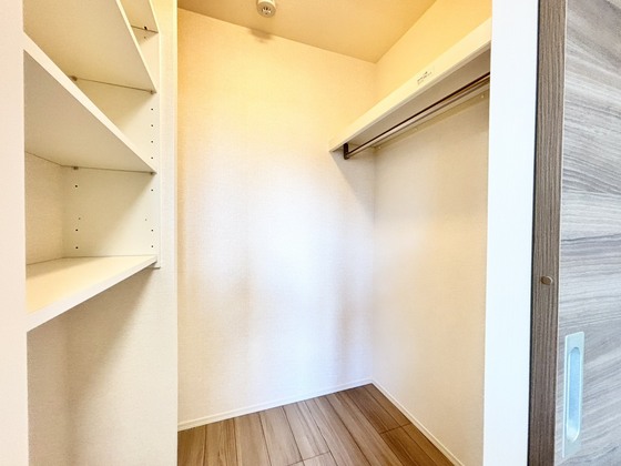 収納　ウォークインクローゼット