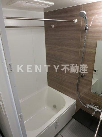 バス・シャワールーム　落ち着いた空間のお風呂です