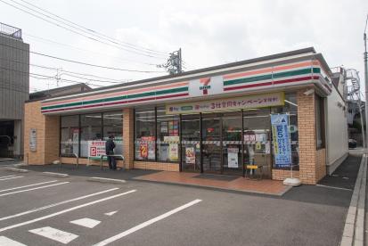 コンビニ　セブンイレブン 豊島高松1丁目店（コンビニ）まで270m