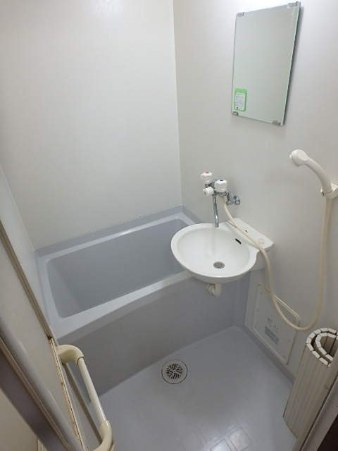 バス・シャワールーム　お掃除も楽ちんですね。