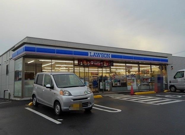 コンビニ　ローソン鴻巣上谷店（コンビニ）まで680m