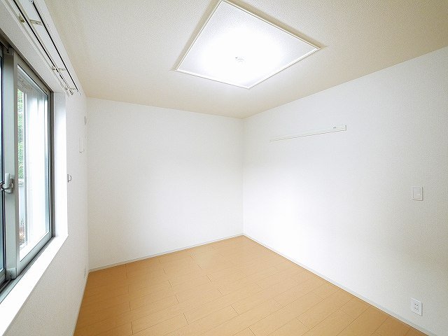 その他部屋・スペース　使い勝手のいい寝室です