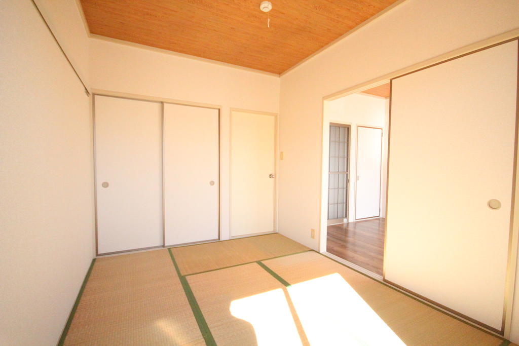 居室・リビング　現在リフォーム中※画像は201号室のものです