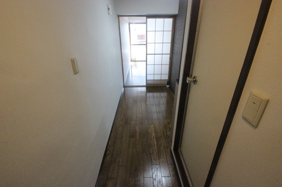 玄関　※別部屋の写真です