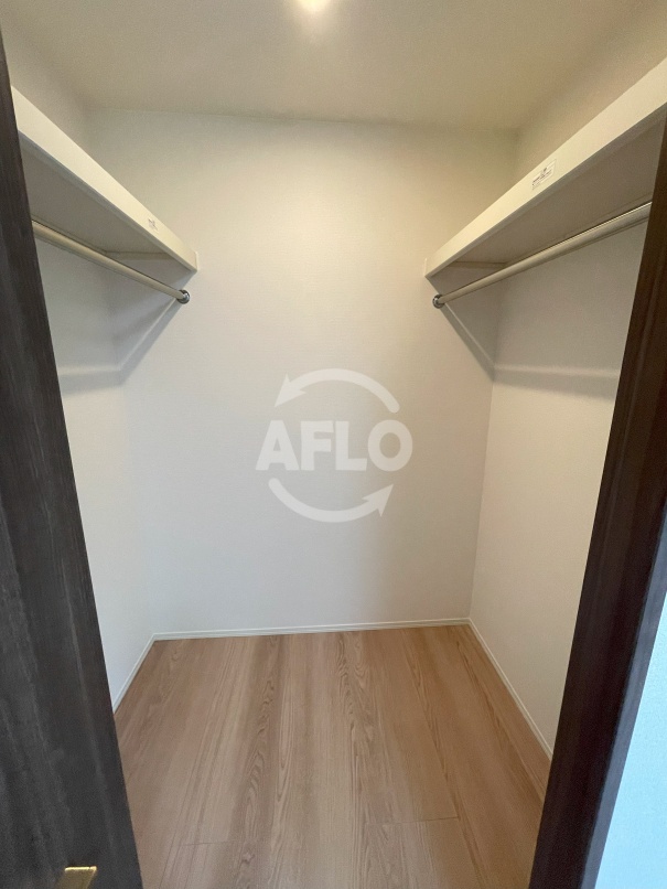 収納　モンテゾーロ西田辺　ウォークインクローゼット