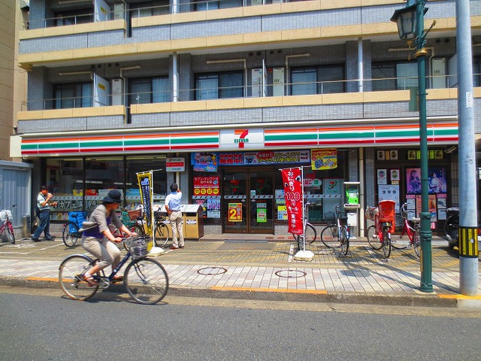 コンビニ　セブンイレブン（コンビニ）まで427m