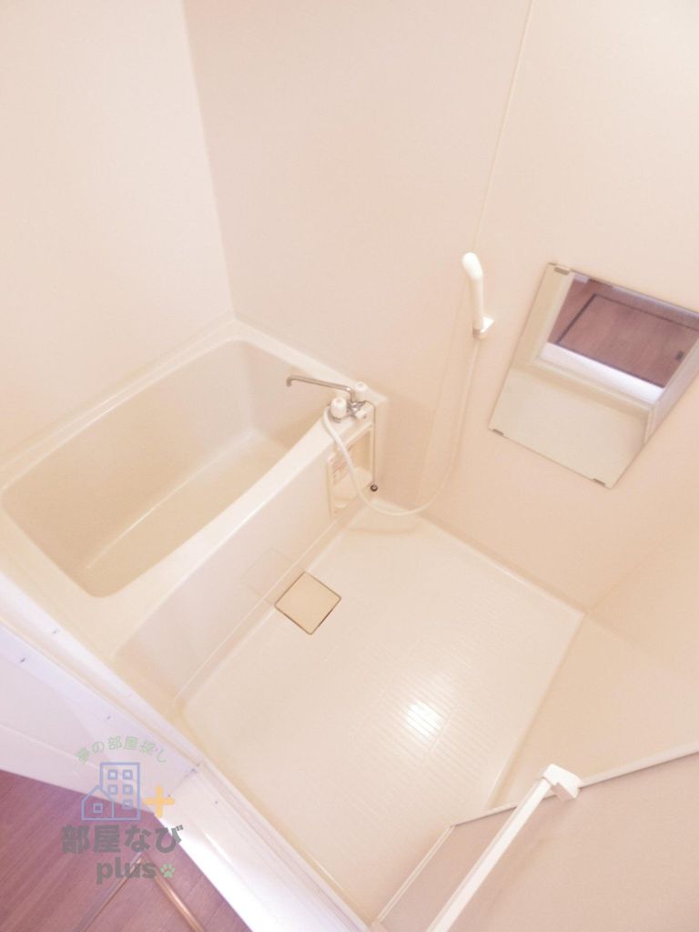 バス・シャワールーム　※他号室写真です