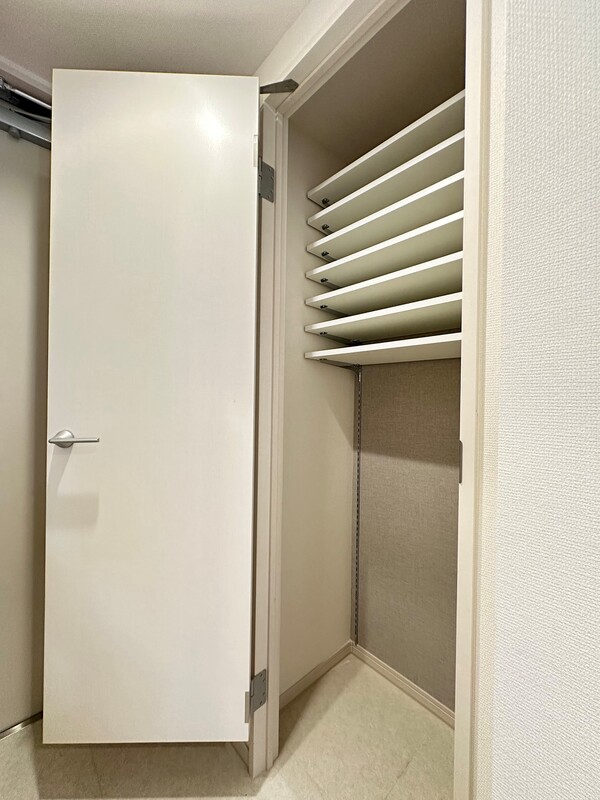 収納　シューズボックス