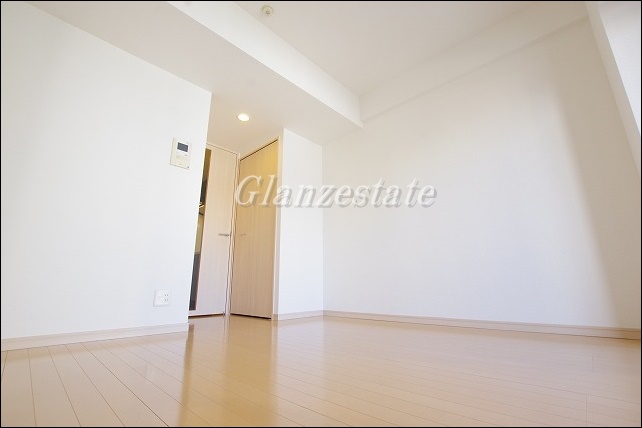 その他部屋・スペース　日の差し込む明るい室内