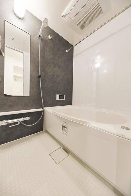バス・シャワールーム　※写真は同タイプ住戸です。