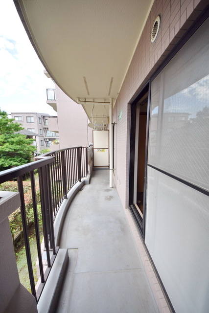 バルコニー　～今日も朝からお洗濯～