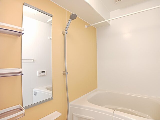 バス・シャワールーム　ゆったり過ごせるお風呂です