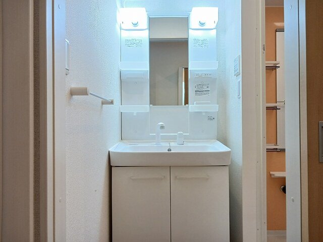 洗面設備　脱衣スペースもあります