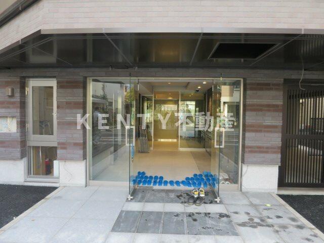 エントランス　落ち着いたエントランスです