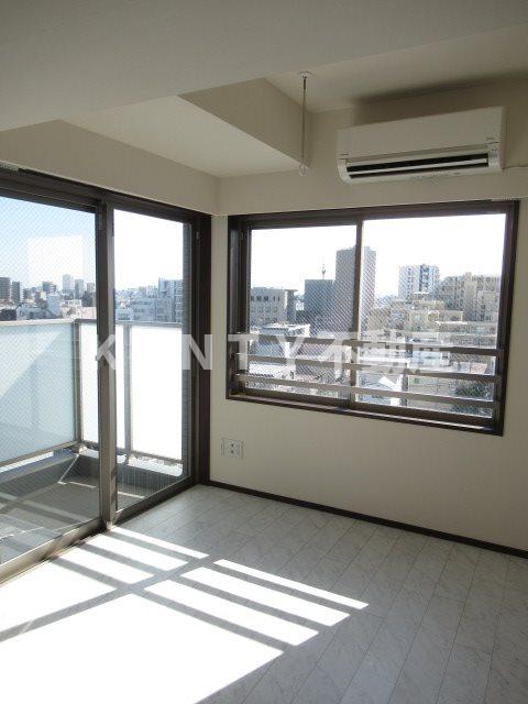 その他部屋・スペース　広くて明るい寝室