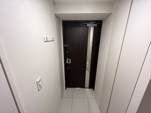 玄関　※別部屋参考写真