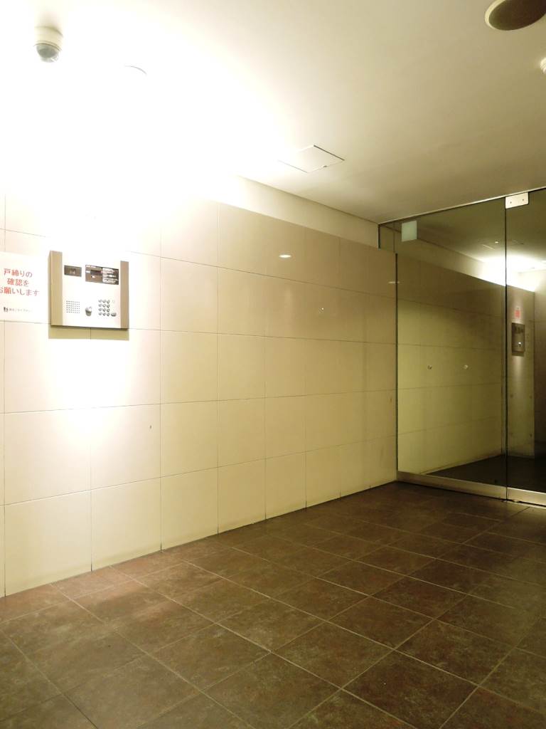 ロビー　オートロック、宅配ＢＯＸあり