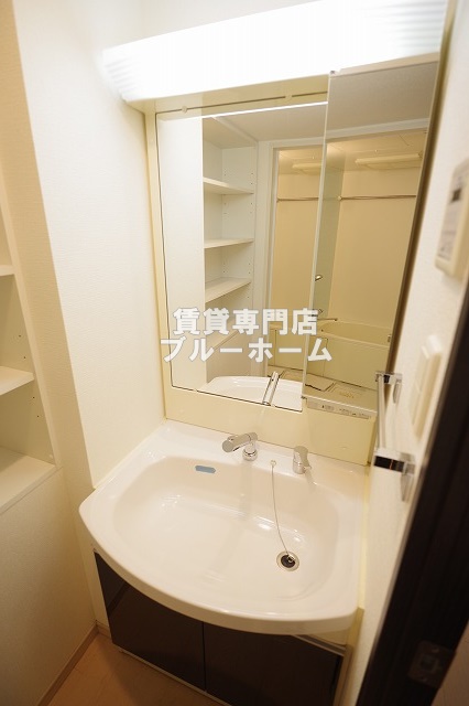 洗面設備　独立洗面台です！