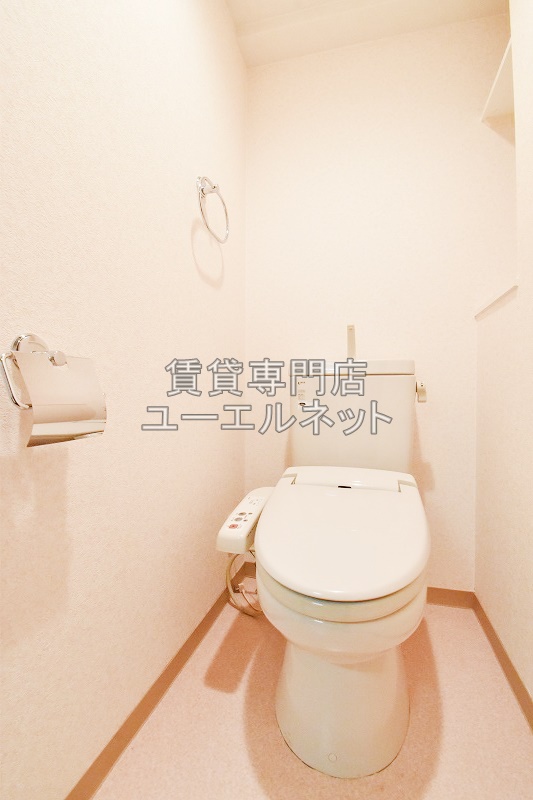 トイレ　温水洗浄便座付き