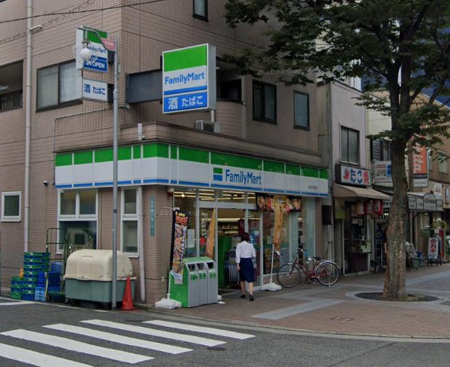 コンビニ　ファミリーマート 西宮戸田町店（コンビニ）まで214m