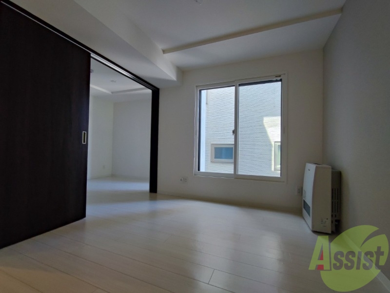 居室・リビング　広くてキレイなお部屋が広がっていて、充実した生活が送れそう。