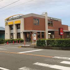 飲食店　マクドナルド川口南町店（飲食店）まで811m