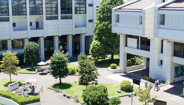 大学・短大　横浜商科大学 つるみキャンパス（大学・短大）まで1954m