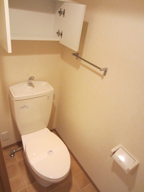 トイレ　実際のお部屋と異なる場合がございます