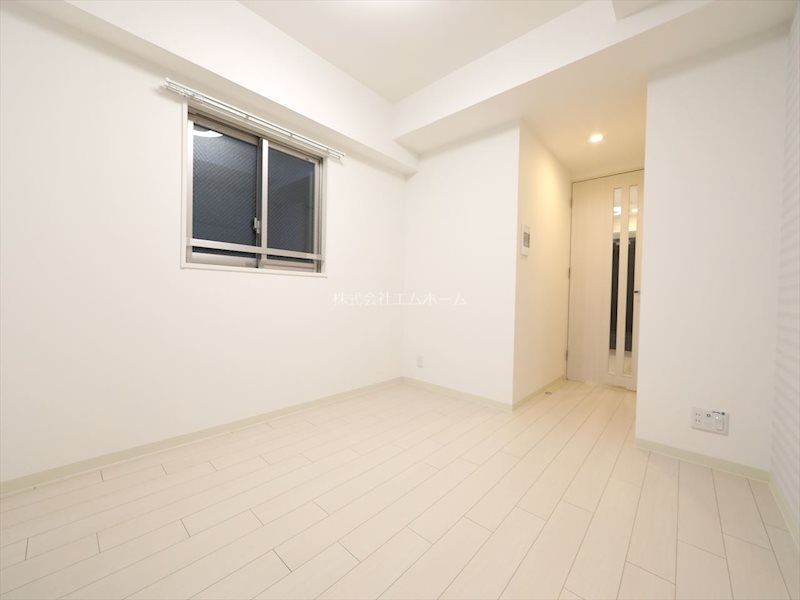 その他　洋室7.2帖　エアコン付　収納充実しています